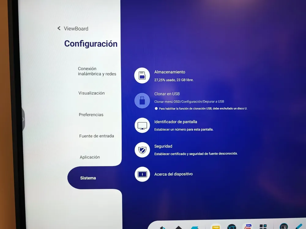 Configuración del panel ViewSonic con el apartado Sistema