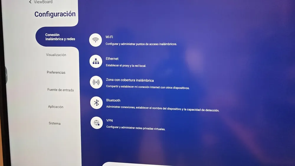 Configuración del panel con Conexión inalámbrica y redes