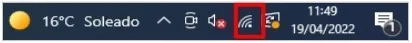 Barra de tareas de Windows 10 con el icono de wifi señalado